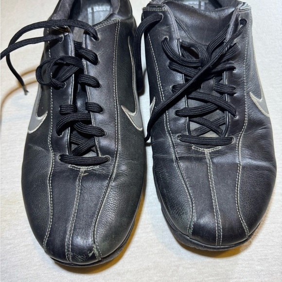 Nike Men's Black and Gray golf shoes - Picture 6 of 8